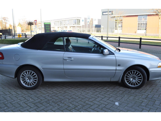 Volvo C70 2004 foto 15