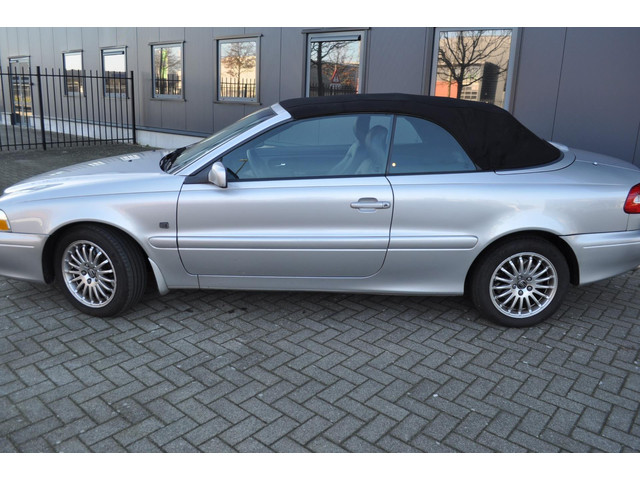 Volvo C70 2004 foto 10