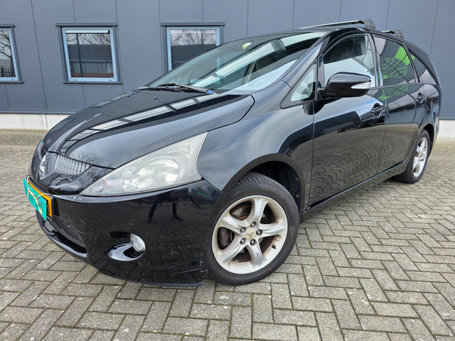 Mitsubishi Grandis 2005 foto 2