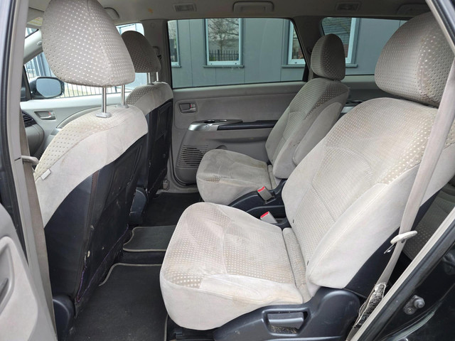 Mitsubishi Grandis 2005 foto 9