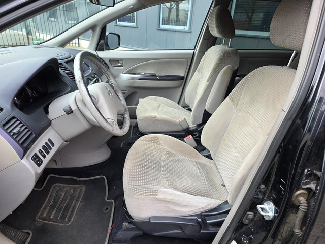 Mitsubishi Grandis 2005 foto 6