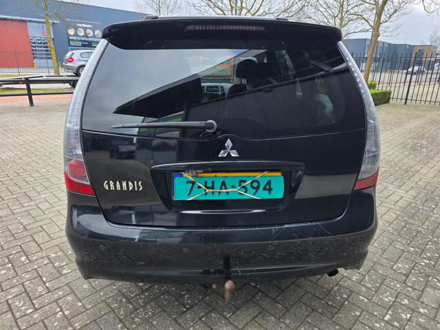 Mitsubishi Grandis 2005 foto 13