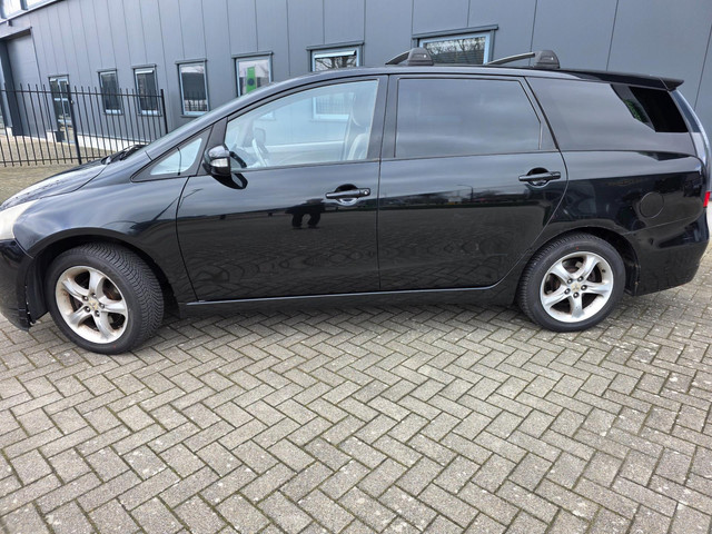 Mitsubishi Grandis 2005 foto 11