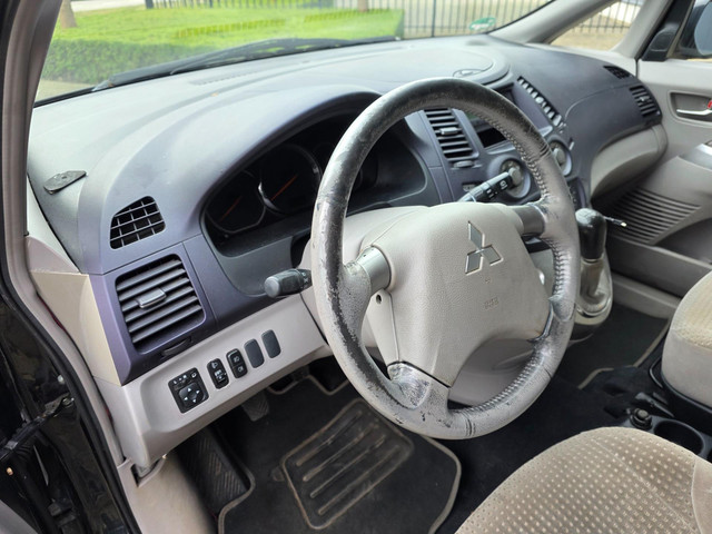 Mitsubishi Grandis 2005 foto 5