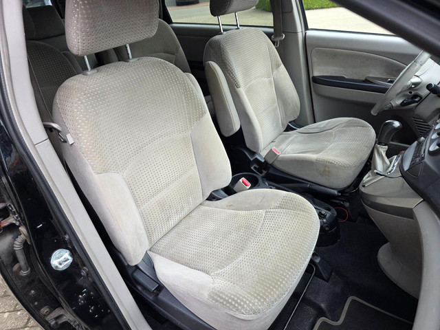 Mitsubishi Grandis 2005 foto 8