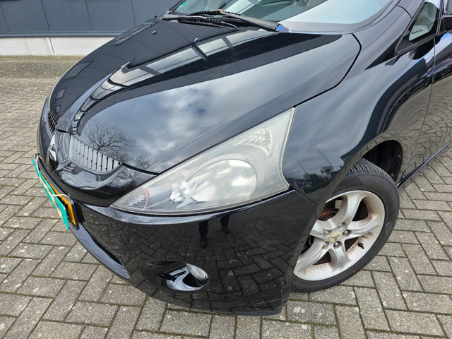 Mitsubishi Grandis 2005 foto 21