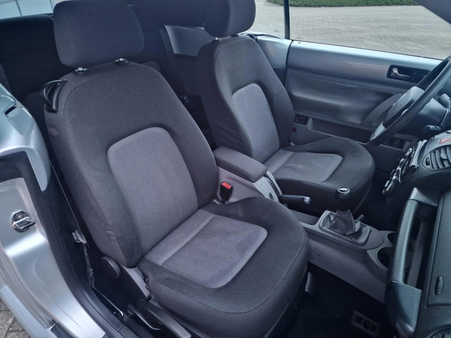 Volkswagen New Beetle 2004 foto 7